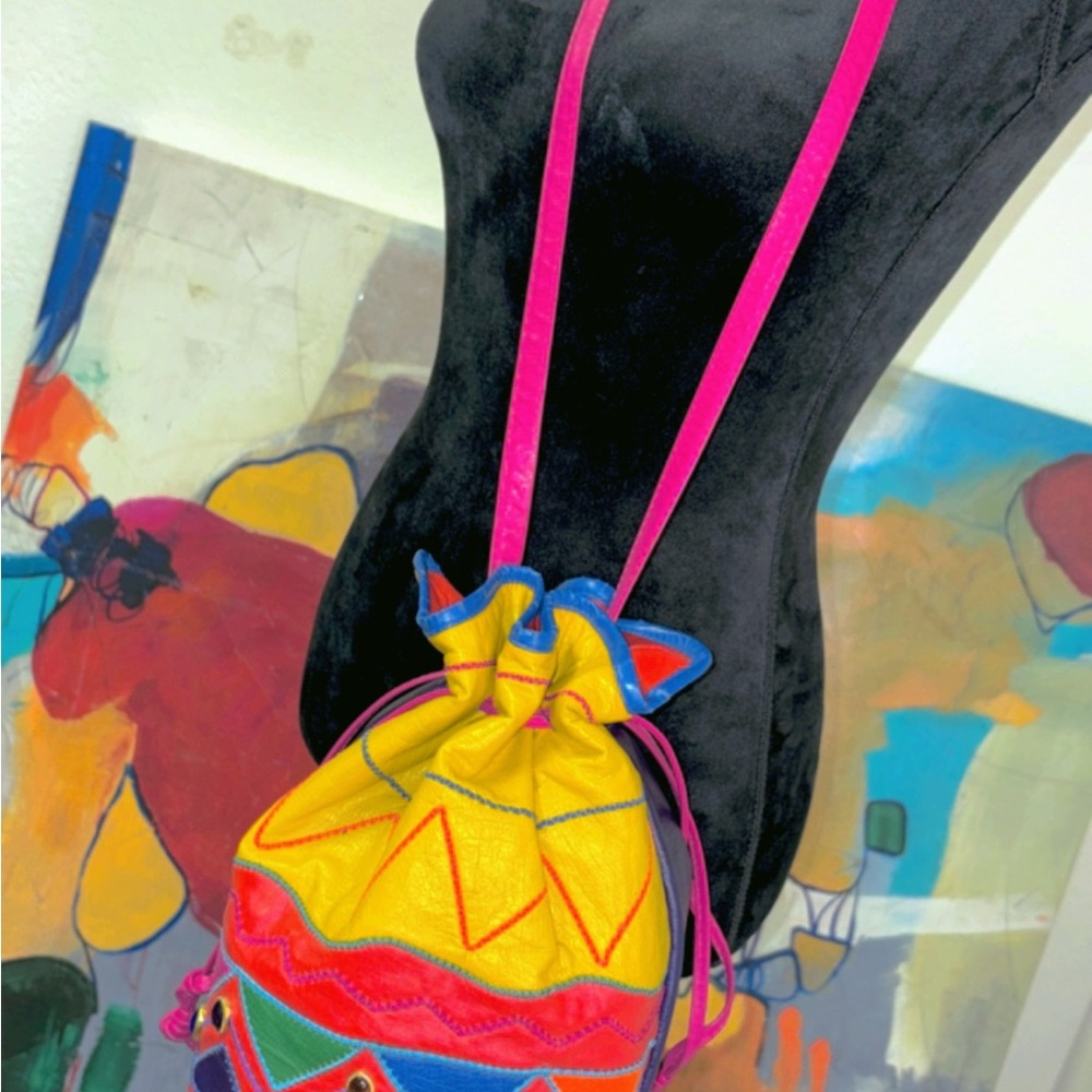 Colorful Geometric Patterned Drawstring Bag - Picture 4 of 7